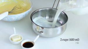 Đam Mê Ẩm Thực Cho-2-cup-sữa-vào-nồi-và-đun-sôi-nhẹ-300x169  