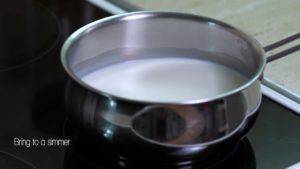 Đam Mê Ẩm Thực Cho-2-cup-sữa-vào-nồi-và-đun-sôi-nhẹ2-300x169  