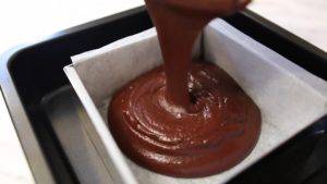 Đam Mê Ẩm Thực Cho-hỗn-hợp-Chocolate-vào-khuôn-và-làm-lạnh-ở-ngăn-mát-ít-nhất-4-tiếng-hoặc-để-qua-đêm-300x169  