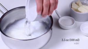 Đam Mê Ẩm Thực Cho-sữa-nước-vào-nồi-12-tsp-muối-2-tsp-đường-5-12-tbsp-bơ2-300x169  