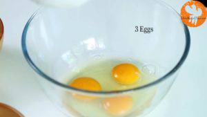 Đam Mê Ẩm Thực 3-trứng-vào-tô-300x169  
