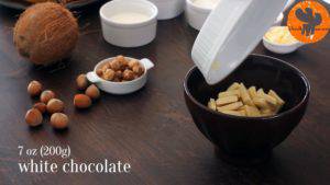 Đam Mê Ẩm Thực Cho-Chocolate-trắng-kem-Whipping-vào-bát.-Đun-cách-thủy-và-khuấy-cho-đến-khi-tan-đều-300x169  