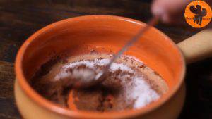 Đam Mê Ẩm Thực Cho-bột-cacao-đường-muối-4-tsp-sữa-vào-bát-và-trộn-cho-đến-khi-quyện-đều5-300x169  
