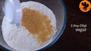 Đam Mê Ẩm Thực Cho-bột-mì-vào-bát-30g-đường-nâu-muối-và-trộn-đều2-300x169  