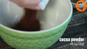 Đam Mê Ẩm Thực Cho-bột-mì-đa-dụng-bột-cacao-bột-baking-powder-muối-vào-bát-và-trộn-đều2-300x169  
