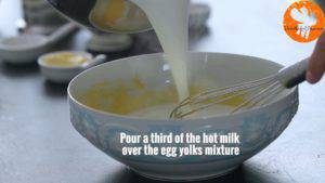 Đam Mê Ẩm Thực Cho-sữa-đun-sôi-vào-hỗn-hợp-trứng-ở-bước-1-và-khuấy-đều-300x169  