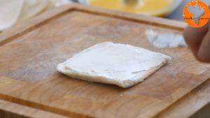 Đam Mê Ẩm Thực Phết-đều-kem-Cheese-vào-lát-bánh-mì-gối2-300x169  
