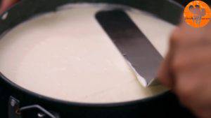Đam Mê Ẩm Thực Sau-khi-đã-làm-lạnh-thêm-nốt-hỗn-hợp-kem-Cheese-và-Whipping-ở-bát-3-và-trải-đều3-300x169  