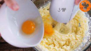 Đam Mê Ẩm Thực Thêm-trứng-từng-quả-một-và-tiếp-tục-đánh-đều3-300x169  