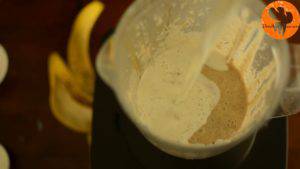 Đam Mê Ẩm Thực Thêm-34-cup-sữa-và-xay-đều-cho-đến-khi-nhuyễn-300x169  