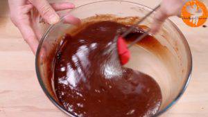 Đam Mê Ẩm Thực Thêm-Chocolate-đã-cắt-vụn-ở-bước-1-và-trộn-đều2-300x169  