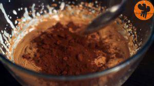 Đam Mê Ẩm Thực Thêm-bột-cacao-và-tiếp-tục-đánh-cho-đến-khi-quyện-đều-1-300x169  