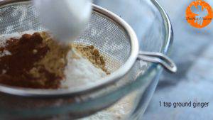 Đam Mê Ẩm Thực Thêm-bột-mì-đa-dụng-bột-quế-bột-gừng-bột-hạt-nhục-đậu-khấu-bột-baking-powder-bột-baking-soda-qua-rây-lọc-và-trộn-cho-đến-khi-quyện-đều-3-300x169  