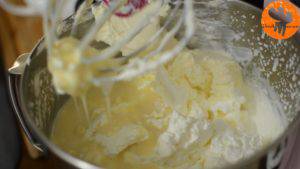 Đam Mê Ẩm Thực Thêm-sữa-đặc-kem-Cheese-và-đánh-đều-đến-khi-bông-mịn-1-300x169  