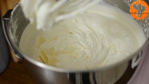 Đam Mê Ẩm Thực Thêm-sữa-đặc-kem-Cheese-và-đánh-đều-đến-khi-bông-mịn-2-300x169  