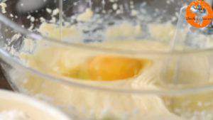 Đam Mê Ẩm Thực Thêm-trứng-từng-quả-một-và-tiếp-tục-đánh-đều2-2-300x169  