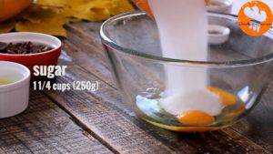 Đam Mê Ẩm Thực Cho-2-quả-trứng-đường-kính-vào-bát-và-khuấy-đến-khi-quyện-đều-1-300x169  