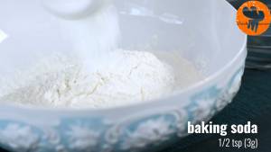 Đam Mê Ẩm Thực Cho-bột-mì-muối-bột-baking-soda-bột-baking-powder-vào-bát-và-khuấy-đều2  