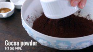 Đam Mê Ẩm Thực Cho-bột-mì-đa-dụng-bột-cacao-bột-Baking-powder-muối-bột-cà-phê-vào-bát-và-trộn-đều2-300x169  