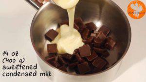 Đam Mê Ẩm Thực Cho-chocolate-sữa-đặc-có-đường-vào-nồi-đun-và-khuấy-cho-đến-khi-quyện-đều1-300x169  