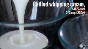 Đam Mê Ẩm Thực Cho-kem-Whipping-đã-ướp-lạnh-trong-ngăn-mát-và-đánh-bông-cho-đến-khi-có-dạng-kem-300x169  