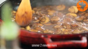 Đam Mê Ẩm Thực Thêm-nước-luộc-gà-vào-chảo-và-khuấy-đều-nấu-trong-2-phút1  