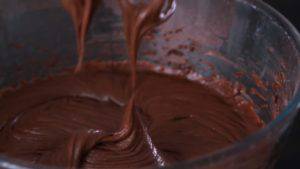 Đam Mê Ẩm Thực Thêm-Chocolate-đã-đun-tan-chảy-và-tiếp-tục-đánh-đều3-300x169  