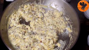 Đam Mê Ẩm Thực Thêm-hạt-tiêu-4-quả-trứng-và-đảo-cho-đến-khi-quyện-trứng-hơi-chín-không-bị-khô5  