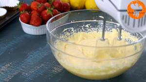 Đam Mê Ẩm Thực Thêm-sữa-chua-không-đường-vào-bát-và-đánh-cho-đến-khi-quyện-đều1  