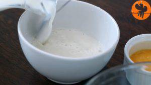 Đam Mê Ẩm Thực Thêm-sữa-đã-làm-ấm-và-khuấy-đều-300x169  