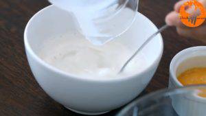 Đam Mê Ẩm Thực Thêm-sữa-đã-làm-ấm-và-khuấy-đều3-300x169  