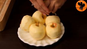 Đam Mê Ẩm Thực Vắt-đều-chanh-tây-vào-từng-quả-táo2  