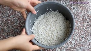 Đam Mê Ẩm Thực Sau-4-tiếng-gạo-nếp-ngâm-nở-để-ráo-nước  