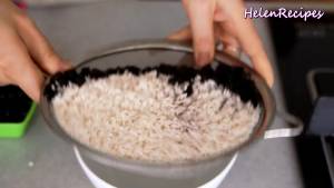 Đam Mê Ẩm Thực Sau-khi-ngâm-gạo-nếp-và-để-ráo-nước-cho-phần-đậu-đen-nấu-chín-vào-gạo-nếp-và-xóc-đều3  