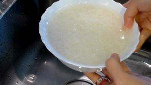 Đam Mê Ẩm Thực Vo-sạch-2-cup-gạo-nếp-và-ngâm-nước-4-tiếng-hoặc-để-qua-đêm  