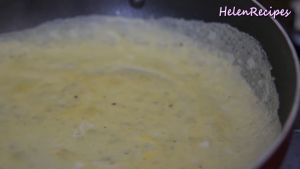 Đam Mê Ẩm Thực -3-5-giây-cho-trứng-róc-quan-viền-dùng-tay-lấy-trứng-lên-và-lật-lại-1-2-giây-cho-ra-đĩa  