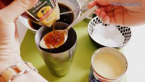Đam Mê Ẩm Thực Cho-Nước-trà-lipton-1-2-tbsp-Sữa-đặc-1-2-tbsp-Mật-ong3-dammeamthuc.com_  